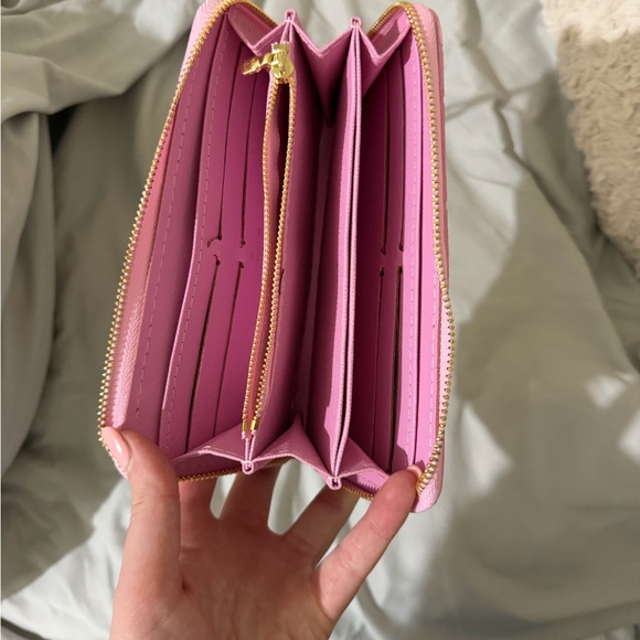 Pink Wallet - Picture 3 of 4